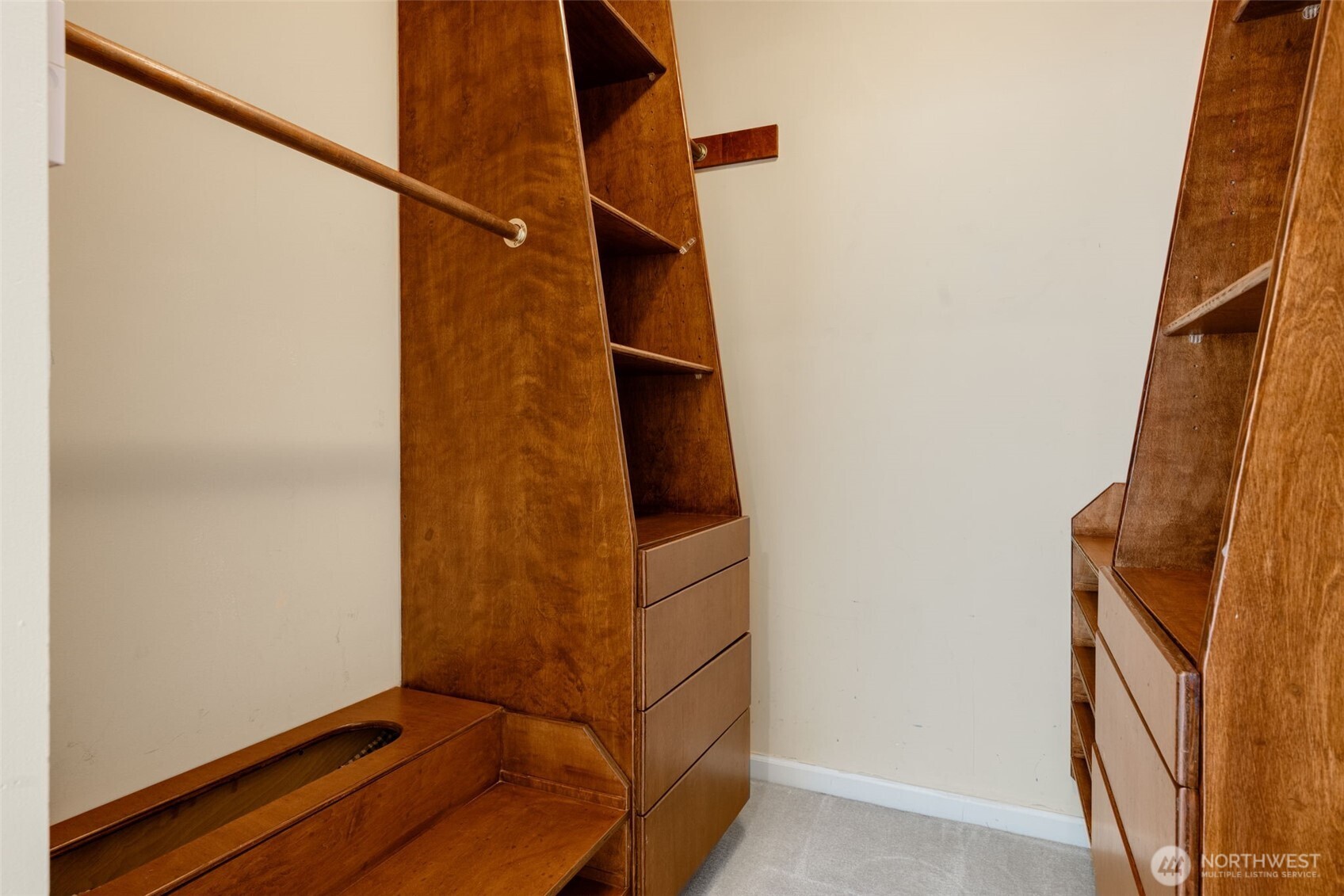 7910 20th Avenue Southwest Seattle, WA 98106 - Photo 19 of 39
