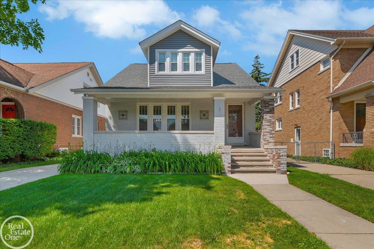 1357 Nottingham Road Grosse Pointe Park, MI 48230 - Photo 2 of 38