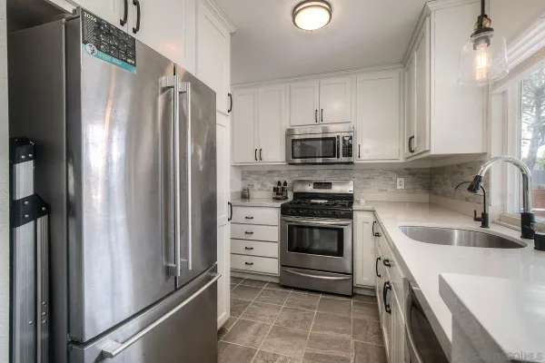 $889,000 | 813 Sunningdale Drive, Oceanside, CA 92057