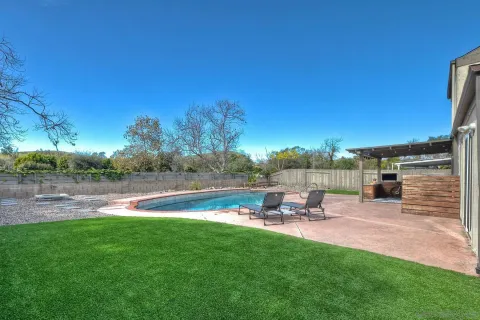 $919,000 | 813 Sunningdale Drive, Oceanside, CA 92057