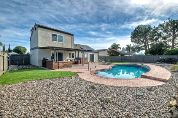$889,000 | 813 Sunningdale Drive, Oceanside, CA 92057