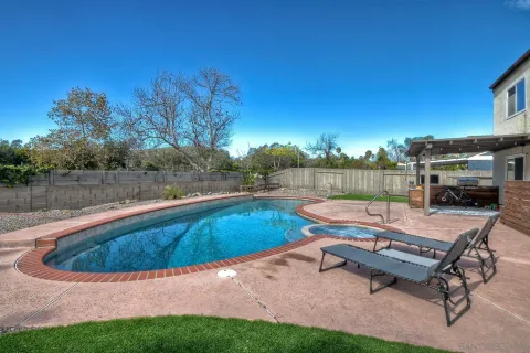 $919,000 | 813 Sunningdale Drive, Oceanside, CA 92057