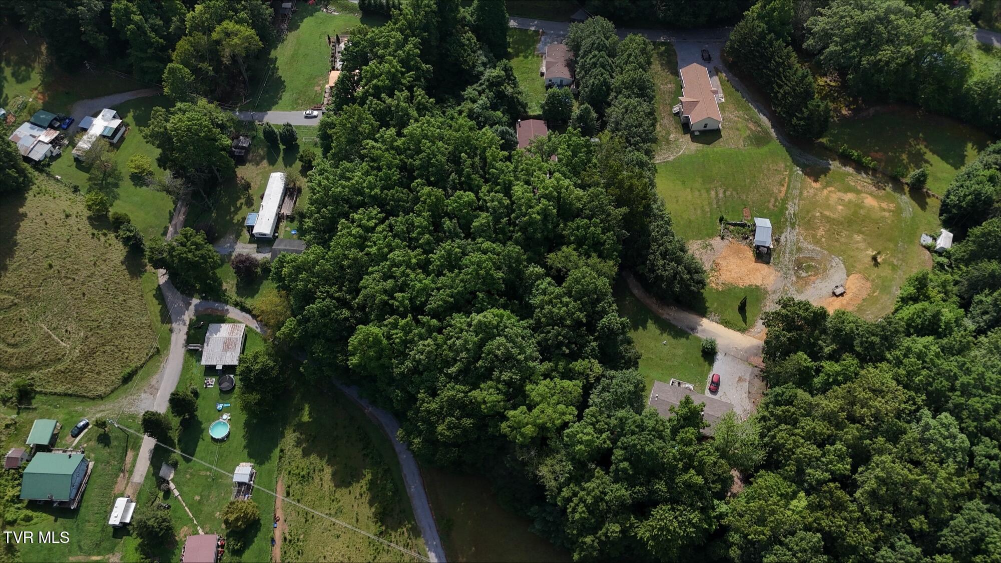 4 Crystal Lane, Unit 4 Unicoi, TN 37692 - Photo 11 of 21 processed-148BDE51-838E-4DB7-9E4F-02BD55
