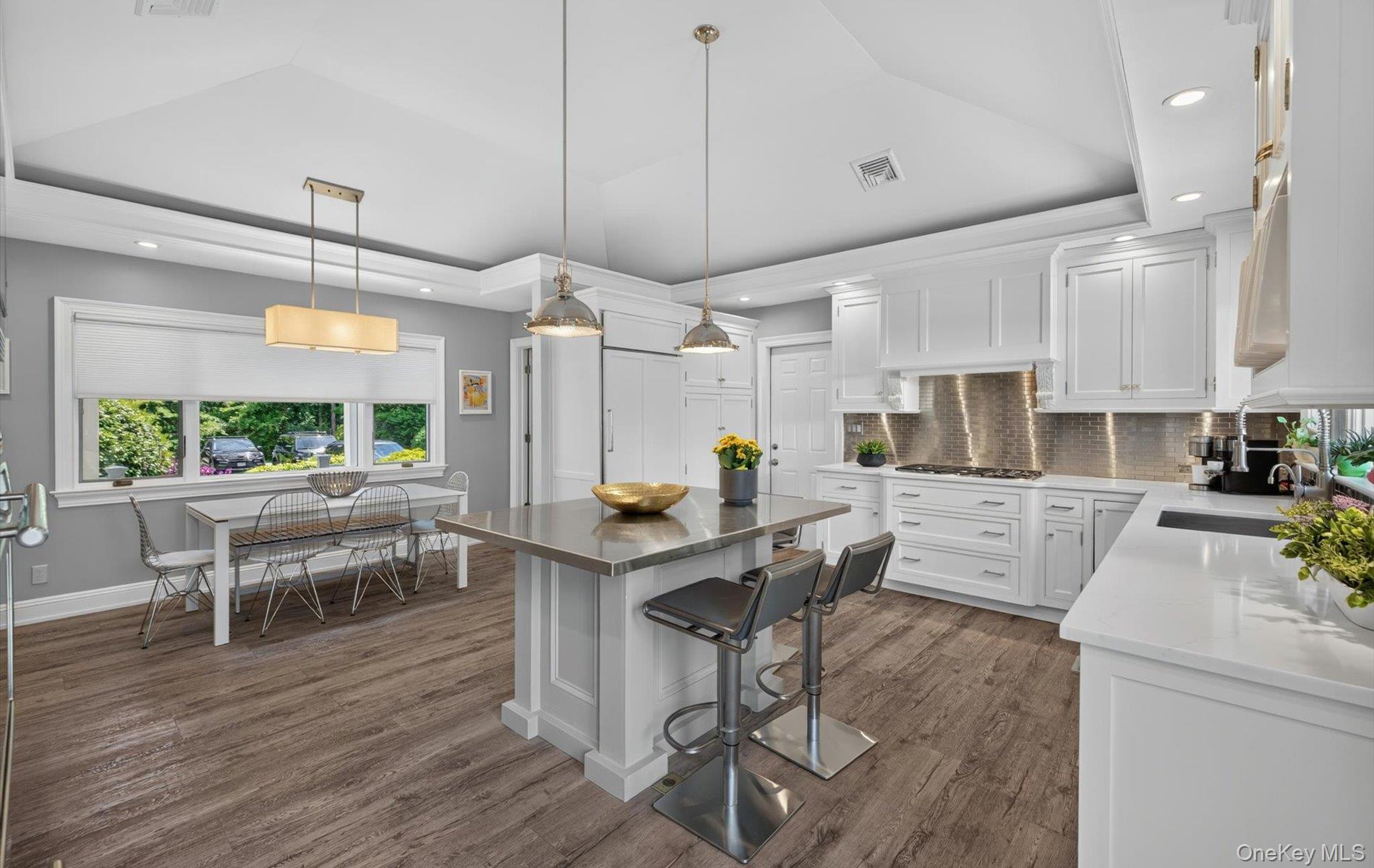81 Lawrence Hill Road Huntington, NY 11743 - Photo 12 of 42