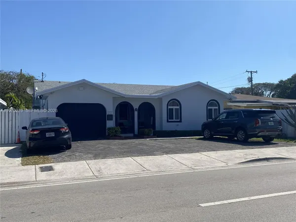 a view of a couches in front of a house