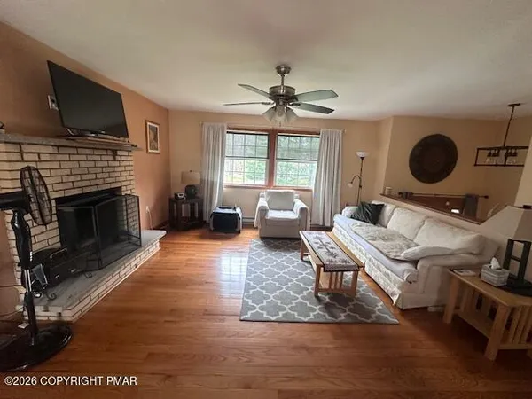 $2,050 | 164 Georganna Drive, East Stroudsburg, PA 18302