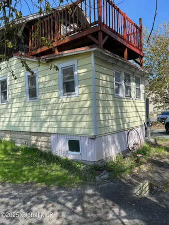 $1,950 | 54 Main Avenue, North Greenbush, NY 12198