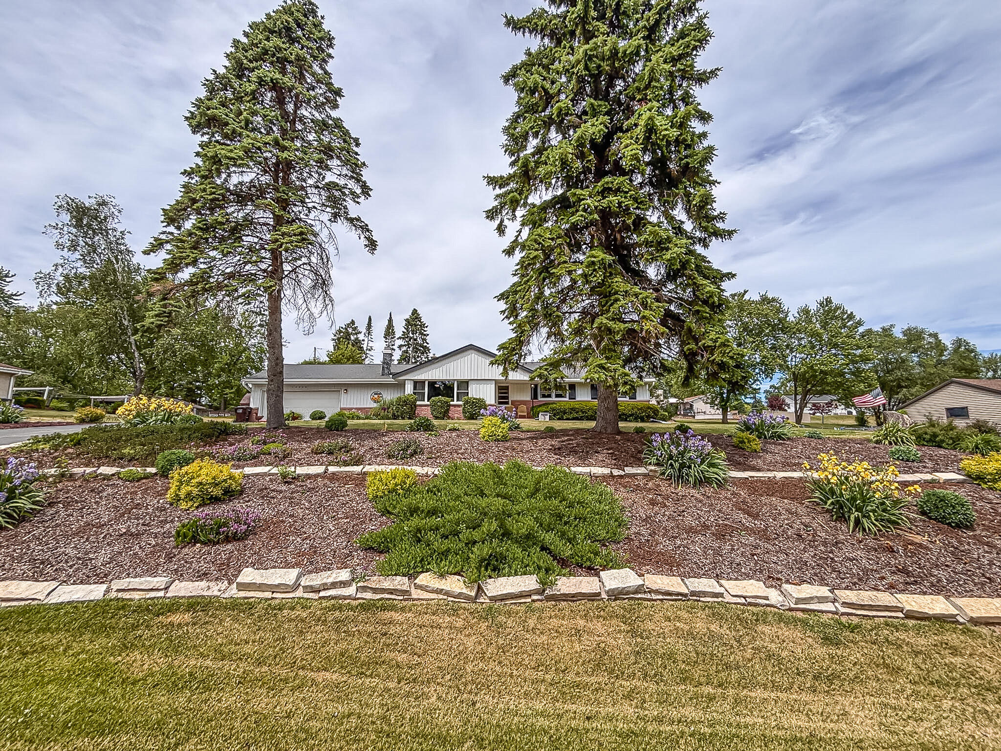 18260 West Willow Road New Berlin, WI 53146 - Photo 2 of 38 Gorgeous Gardens