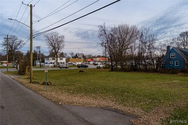 $139,900 | 6117 South Park Avenue, Hamburg, NY 14075