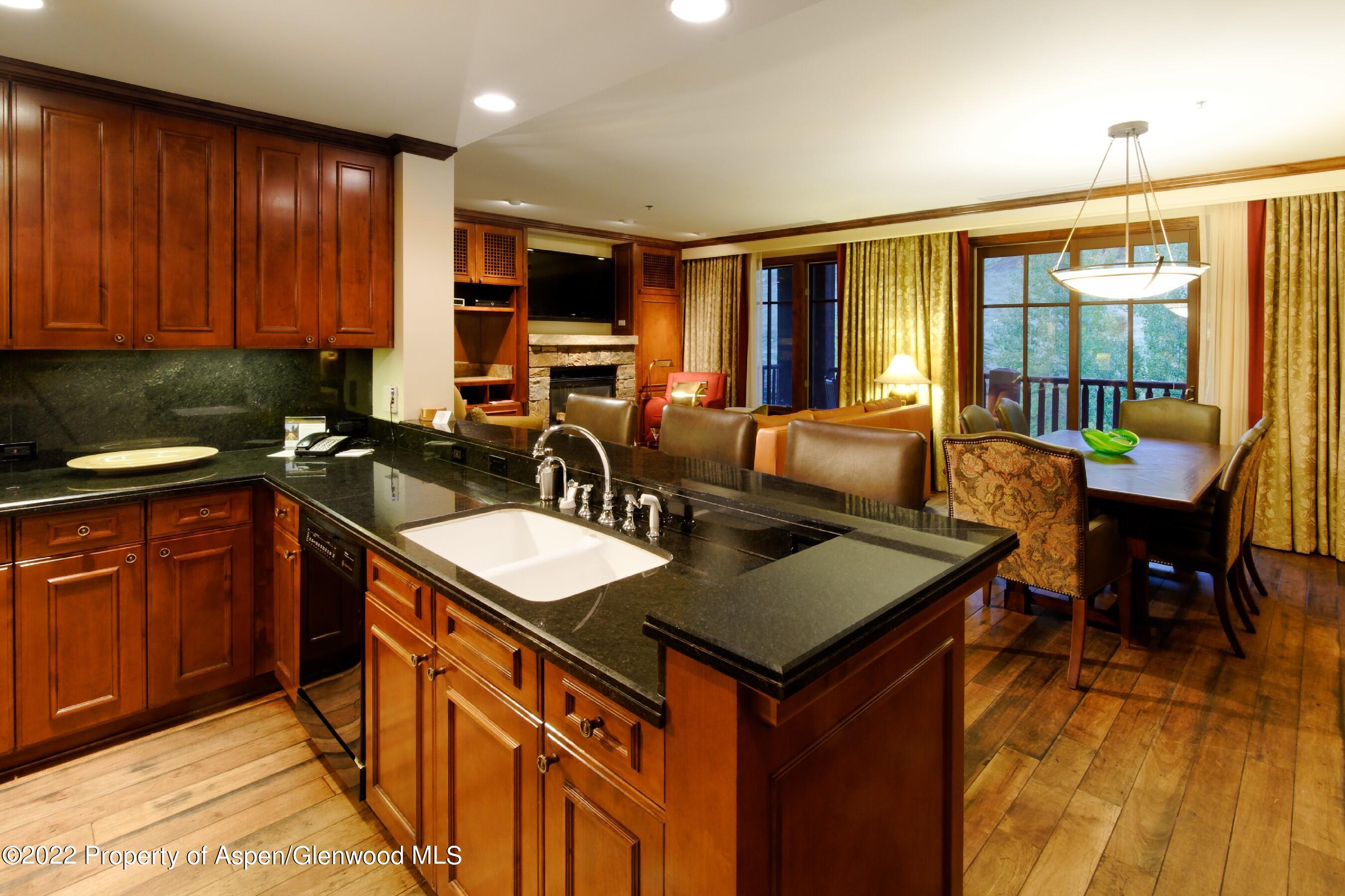75 Prospector Road, Unit 8404 WINTER INTEREST #5 Aspen, CO 81611 - Photo 8 of 41 Ritz_HiRes10