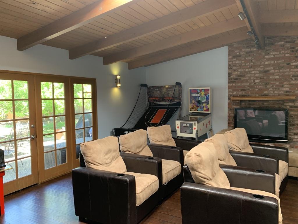 5450 Hales Lane Carpinteria, CA 93013 - Photo 12 of 20 Family Room