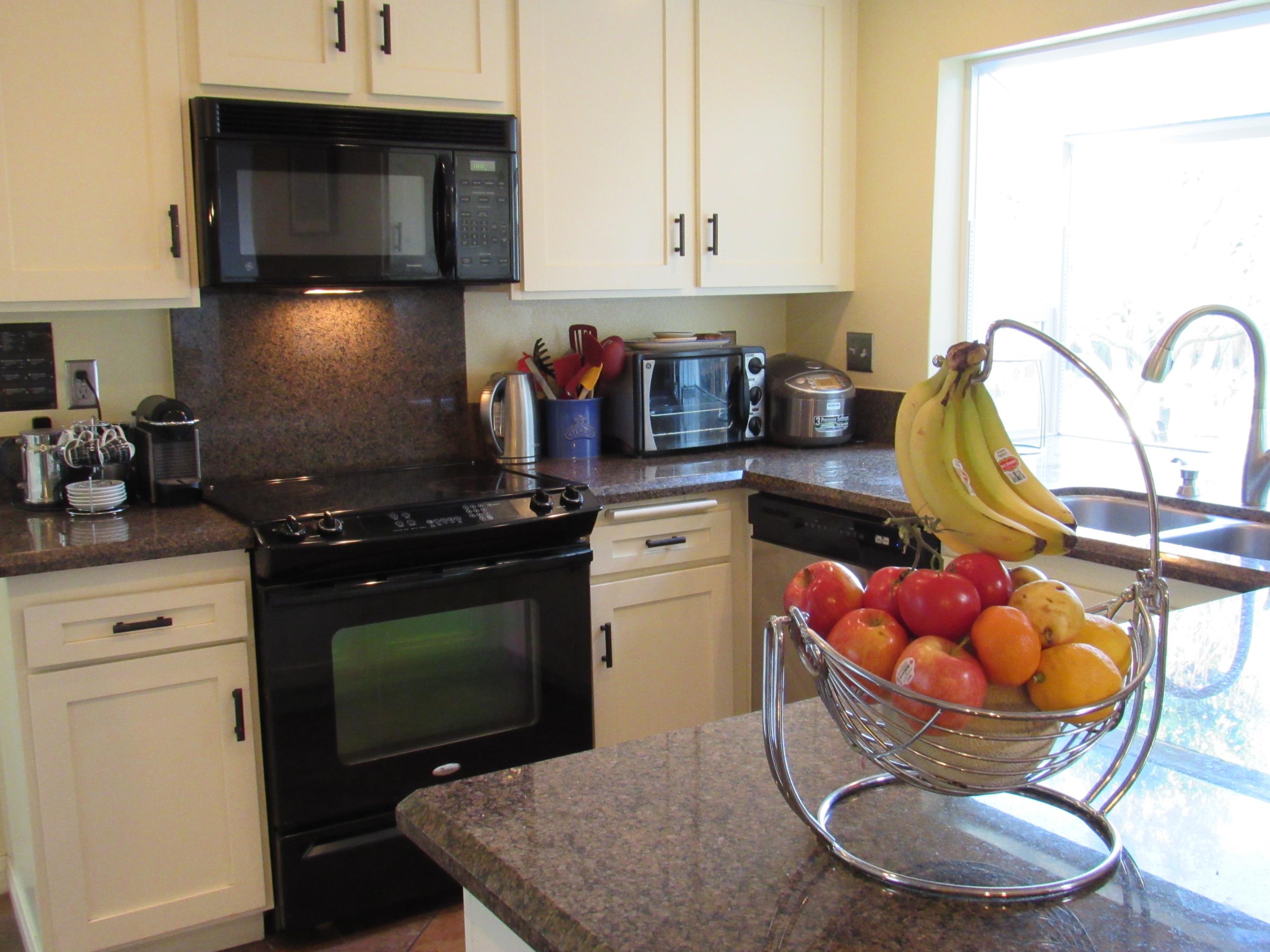 5450 Hales Lane Carpinteria, CA 93013 - Photo 7 of 20 Kitchen