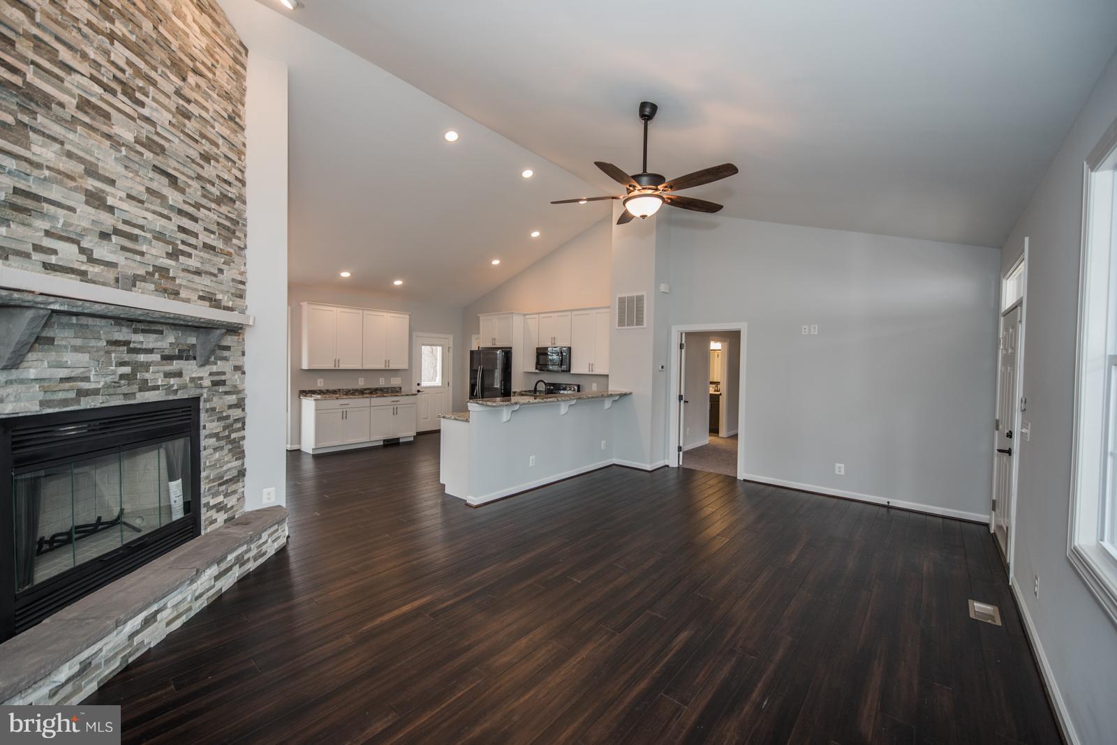42 Apple Jack Road Linden, VA 22642 - Photo 5 of 30 Living Room