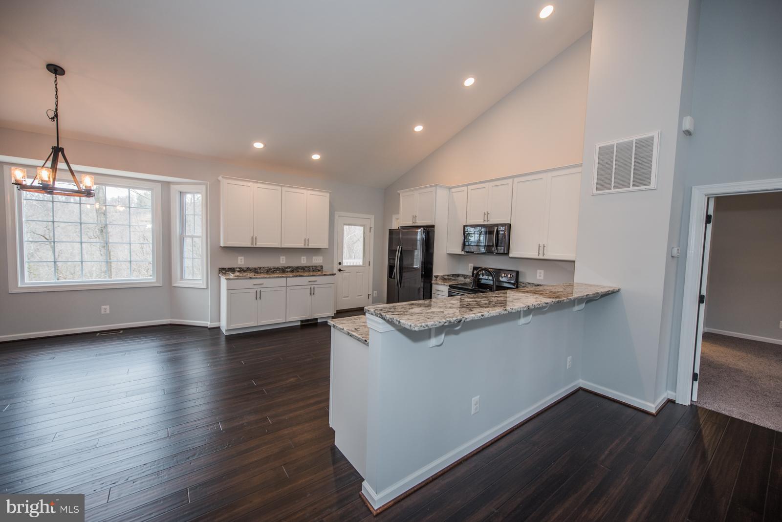 42 Apple Jack Road Linden, VA 22642 - Photo 6 of 30 Kitchen