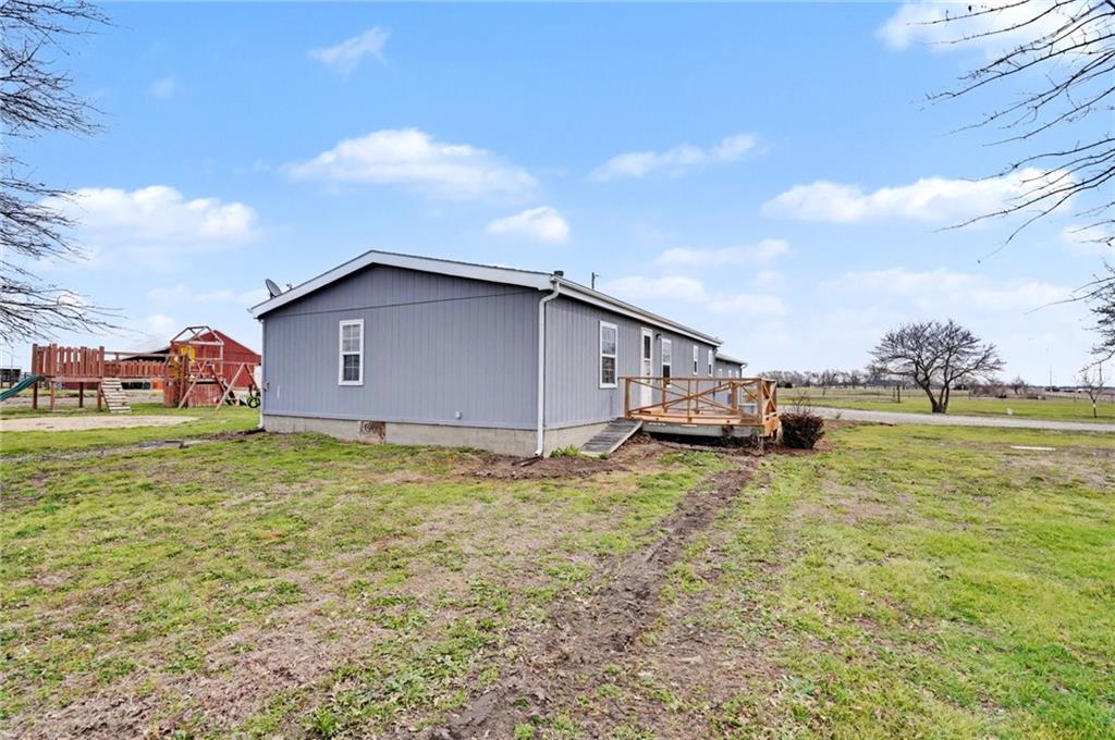 4221 Shawnee Road Wellsville, KS 66092 - Photo 3 of 52