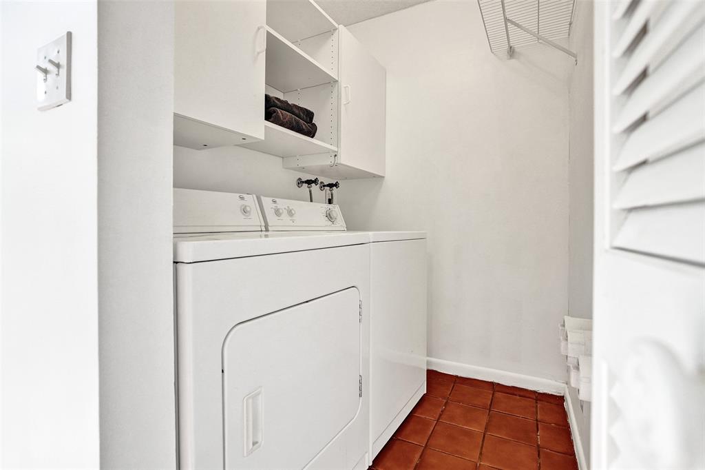 81 Northeast 17th Court Fort Lauderdale, FL 33305 - Photo 13 of 70 a utility room with dryer and washer