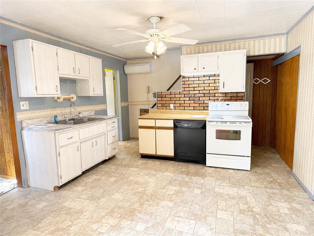416 Grant Street Richeyville, PA 15358 - Photo 5 of 26