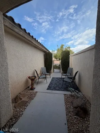 $2,140 | 10425 Premia Place, Las Vegas, NV 89135
