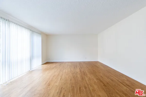 $2,680 | 11131 Rose Avenue, Unit 17, Los Angeles, CA 90034