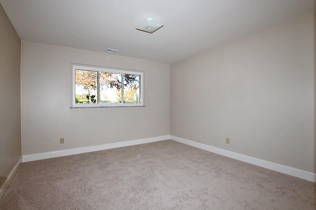 110 Rockingham Lane Canonsburg, PA 15317 - Photo 18 of 25 BEDROOM 3 WITH NEUTRAL W/W