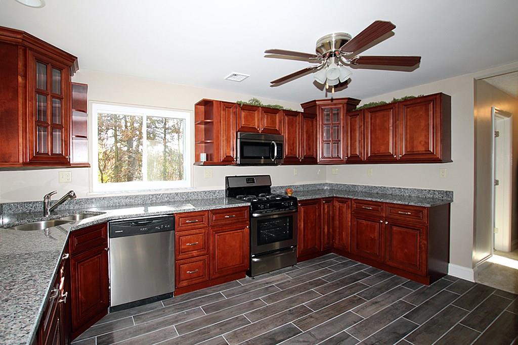 CHARLESTON CHERRY BIRCH CABINETS,GRANITE COUNTER,SS APPLIANCES