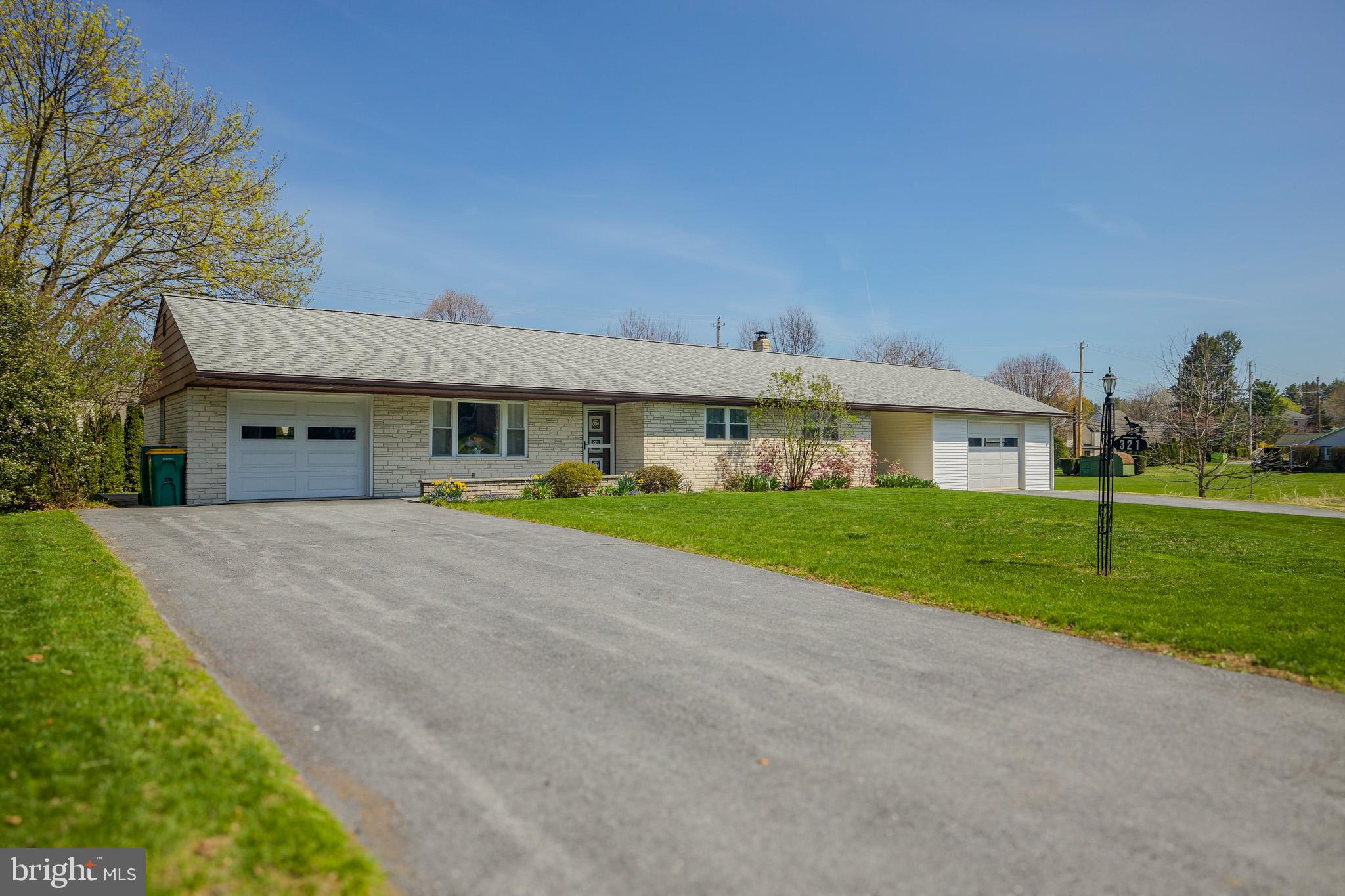 321 East Glenn Road Hershey, PA 17033 - Photo 1 of 32