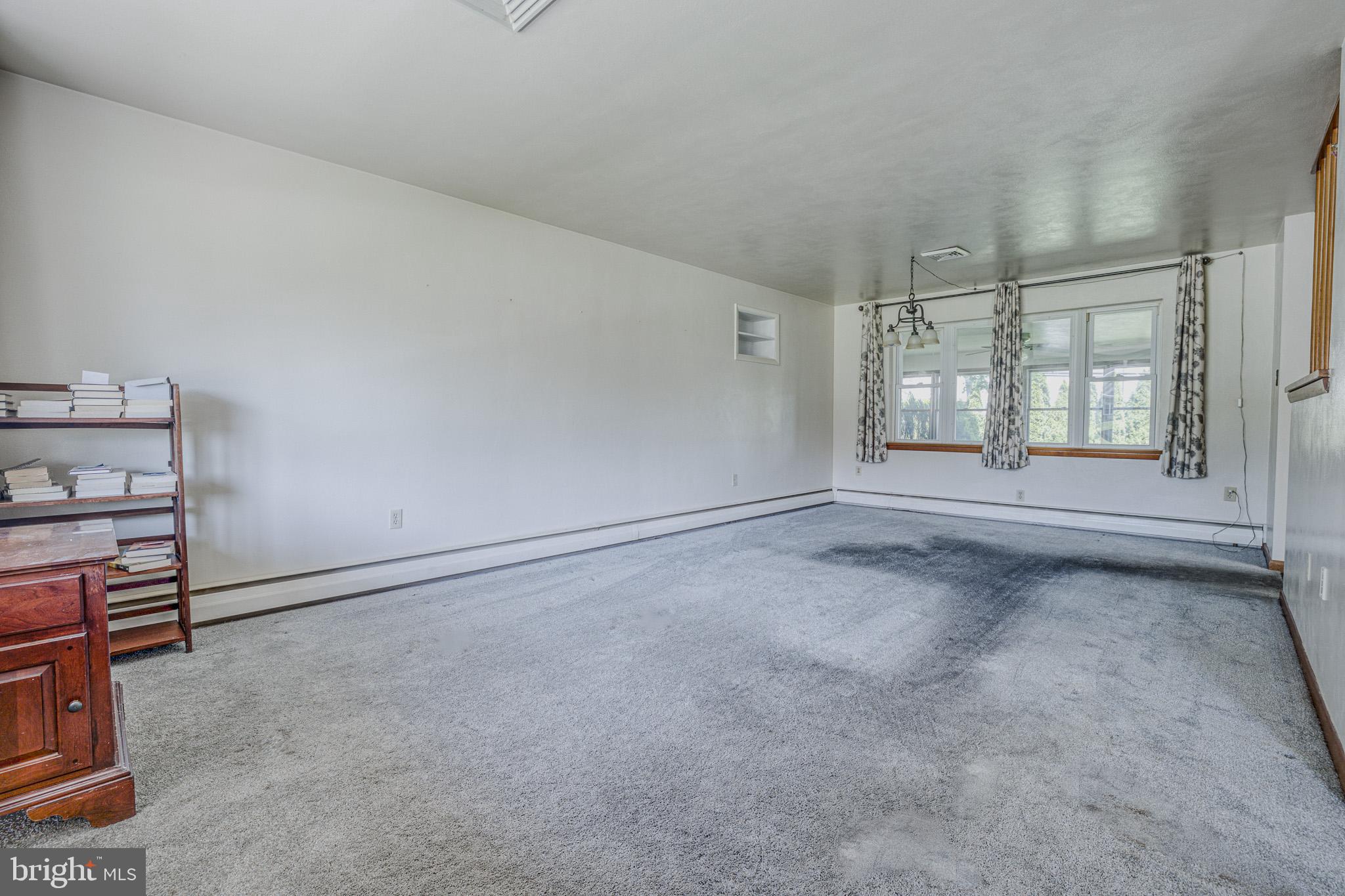 321 East Glenn Road Hershey, PA 17033 - Photo 9 of 32