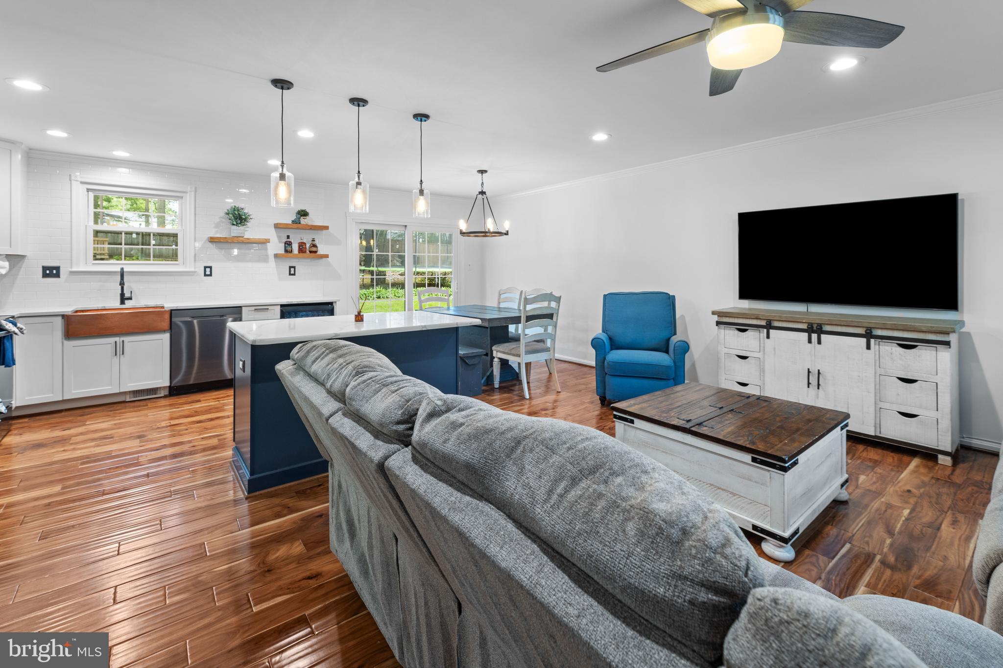 9761 Turnbuckle Drive Burke, VA 22015 - Photo 5 of 46 Main Level