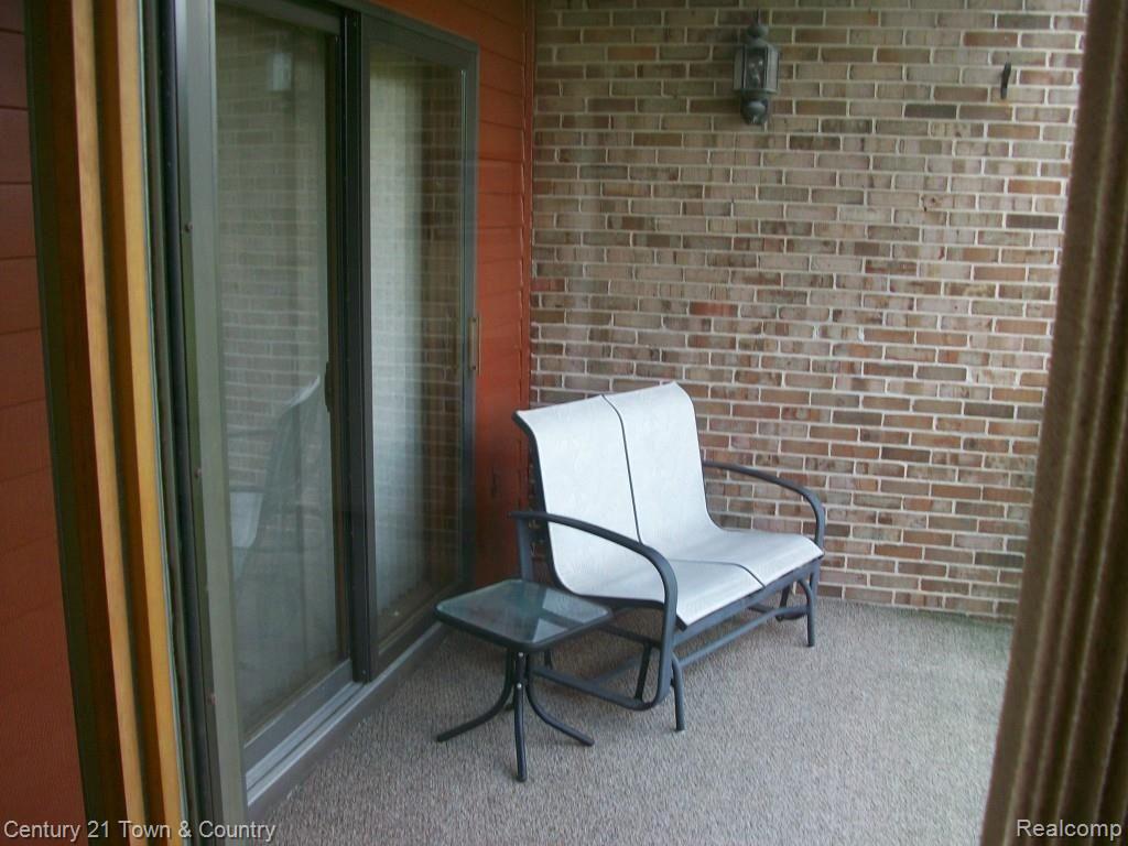 969 GreenView Court, Unit 38 Rochester, MI 48307 - Photo 25 of 37 25-100_1761.jpg