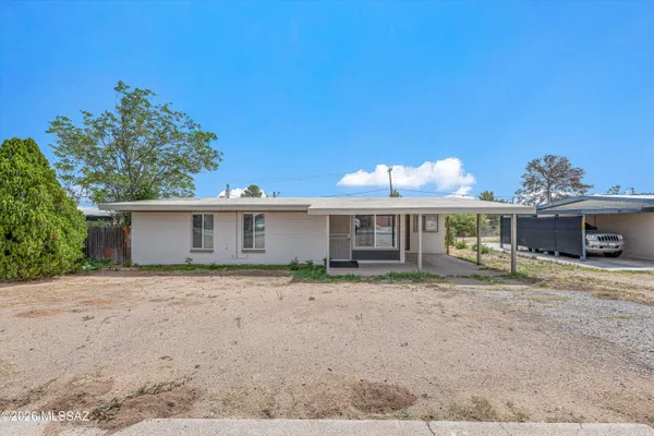 $1,250 | 227 South Ave B, San Manuel, AZ 85631