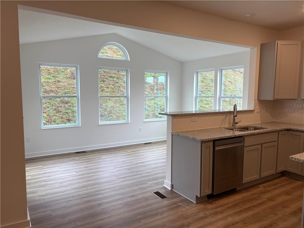 415 Pemberley Court Venetia, PA 15367 - Photo 5 of 21