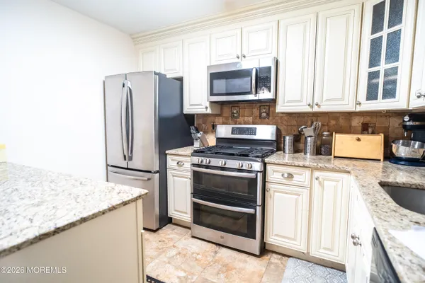 $335,999 | 2402 Candlelight Court, Unit 2402, Helmetta, NJ 08828