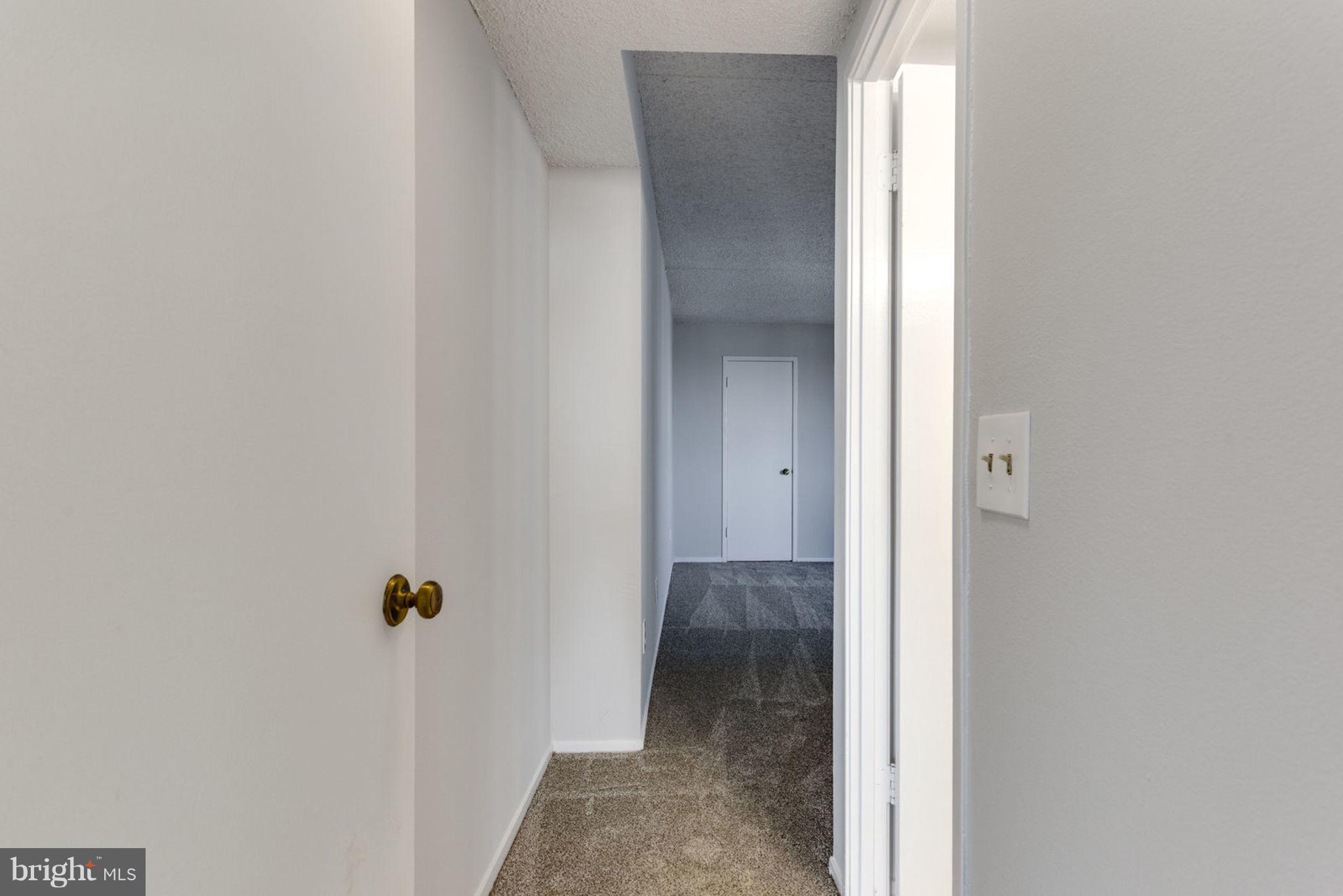 6101 Edsall Road, Unit 1105 Alexandria, VA 22304 - Photo 18 of 42 BEDROOM FOYER