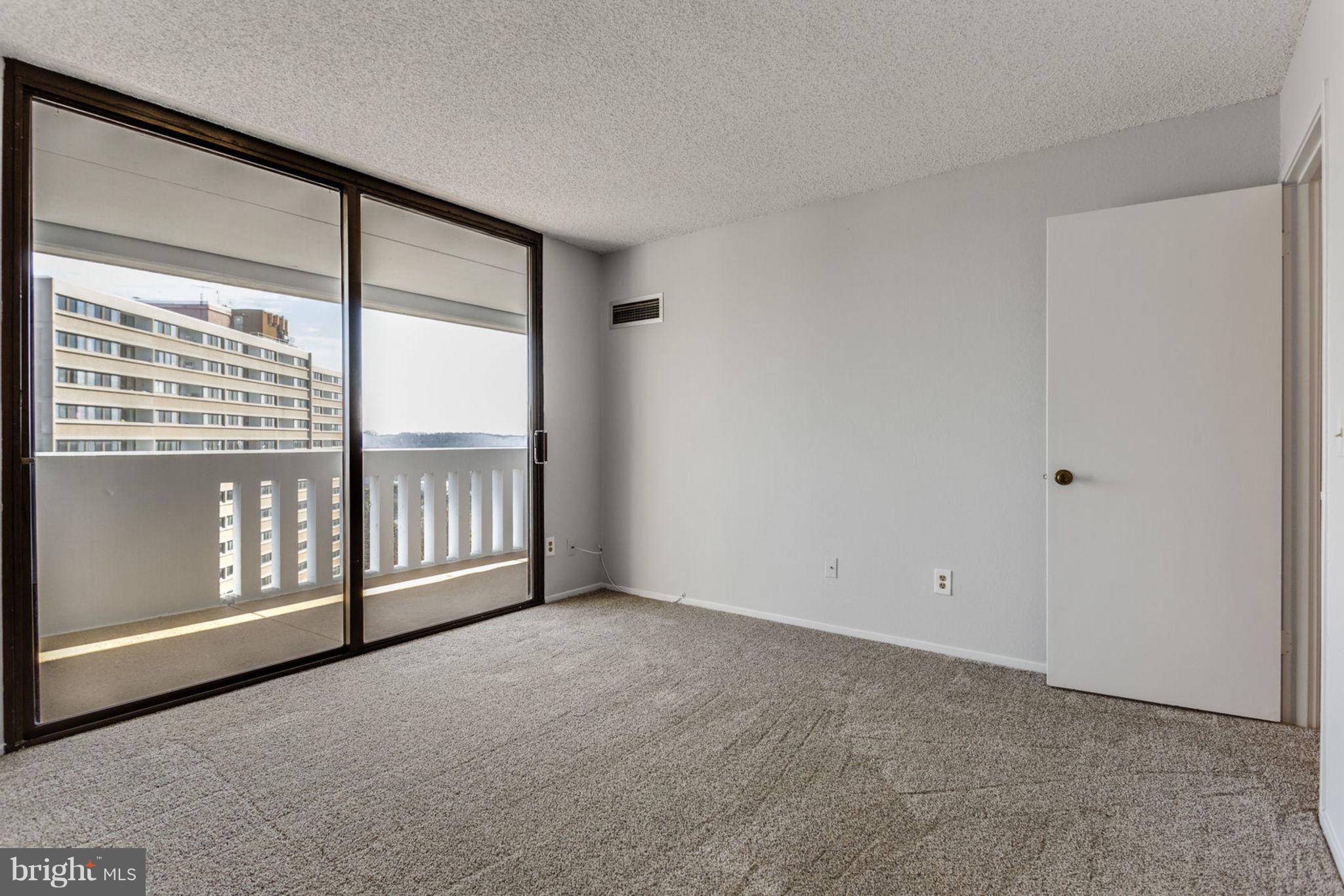 6101 Edsall Road, Unit 1105 Alexandria, VA 22304 - Photo 32 of 42 SECOND BEDROOM