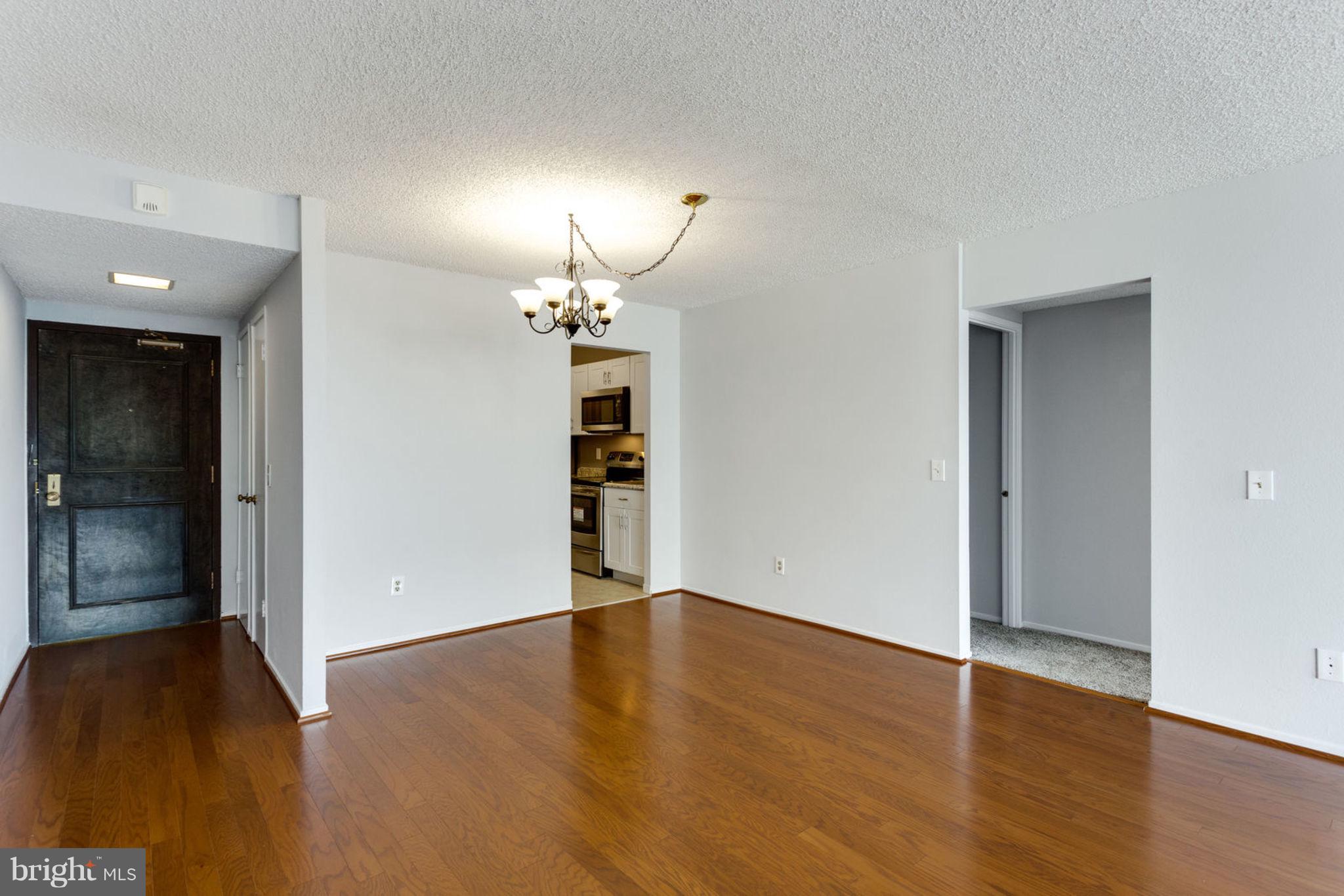 6101 Edsall Road, Unit 1105 Alexandria, VA 22304 - Photo 8 of 42 DINING AREA