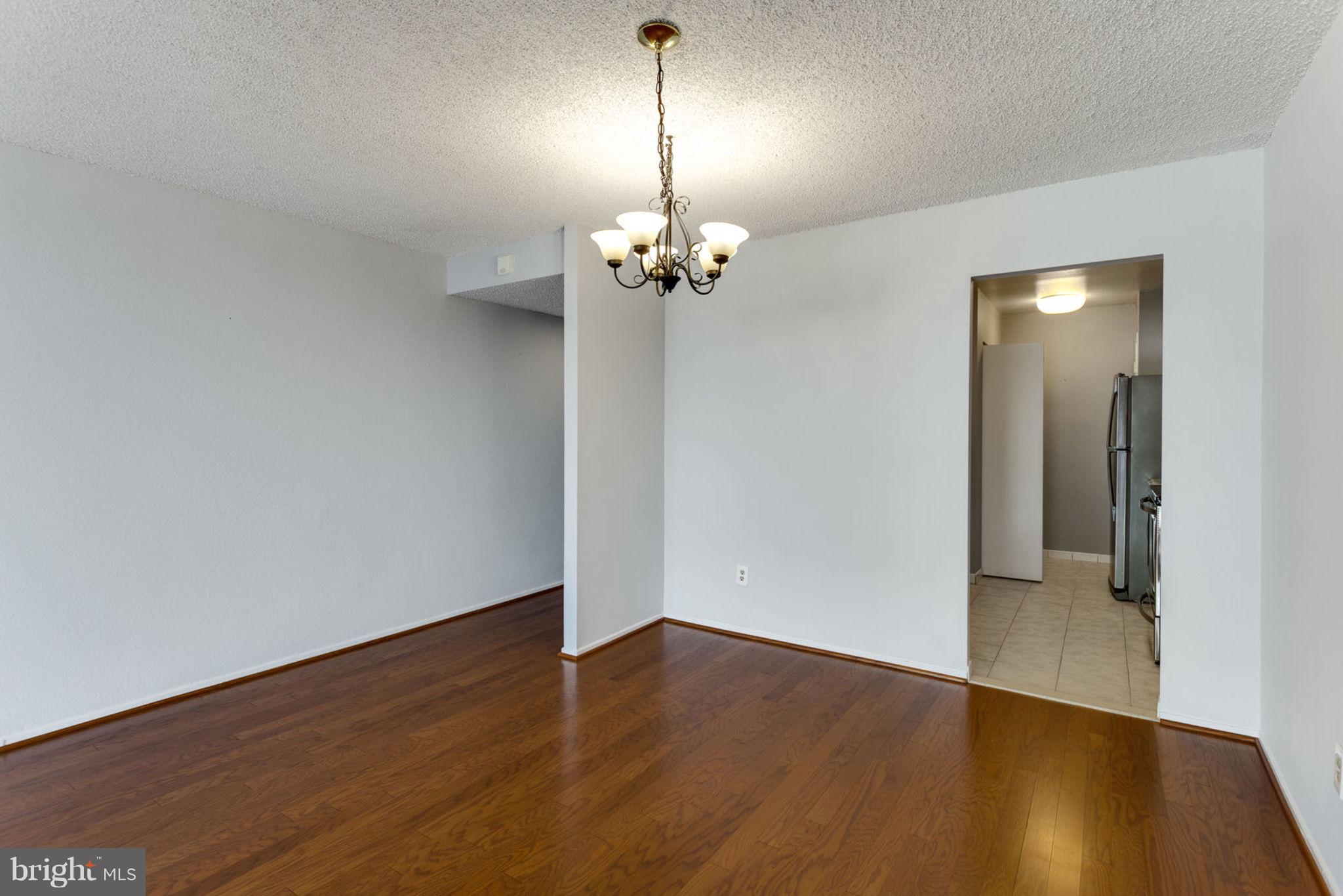 6101 Edsall Road, Unit 1105 Alexandria, VA 22304 - Photo 9 of 42 SEPARATE DINING AREA