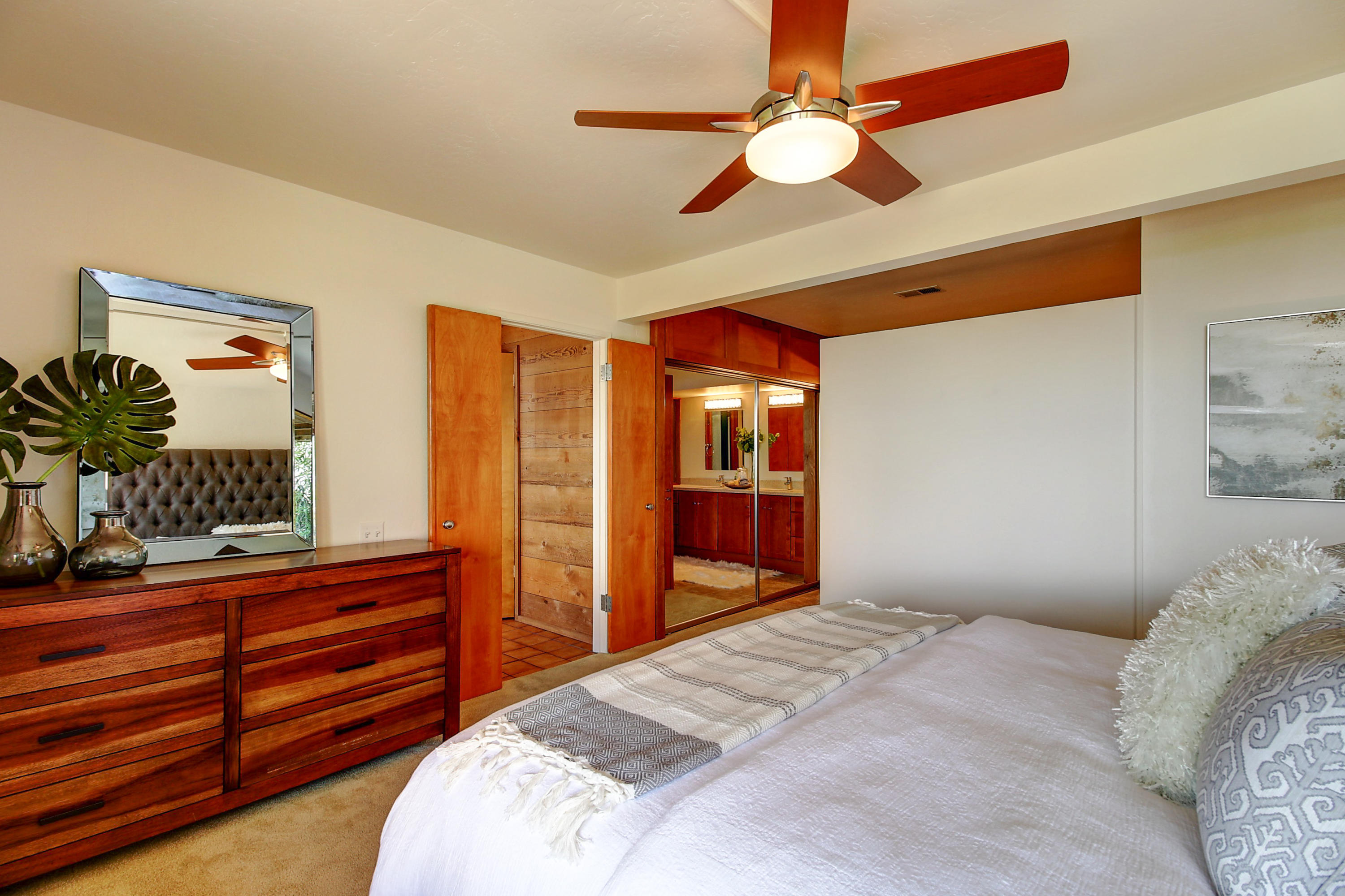 971 Cheltenham Road Santa Barbara, CA 93105 - Photo 13 of 40 Master bedroom