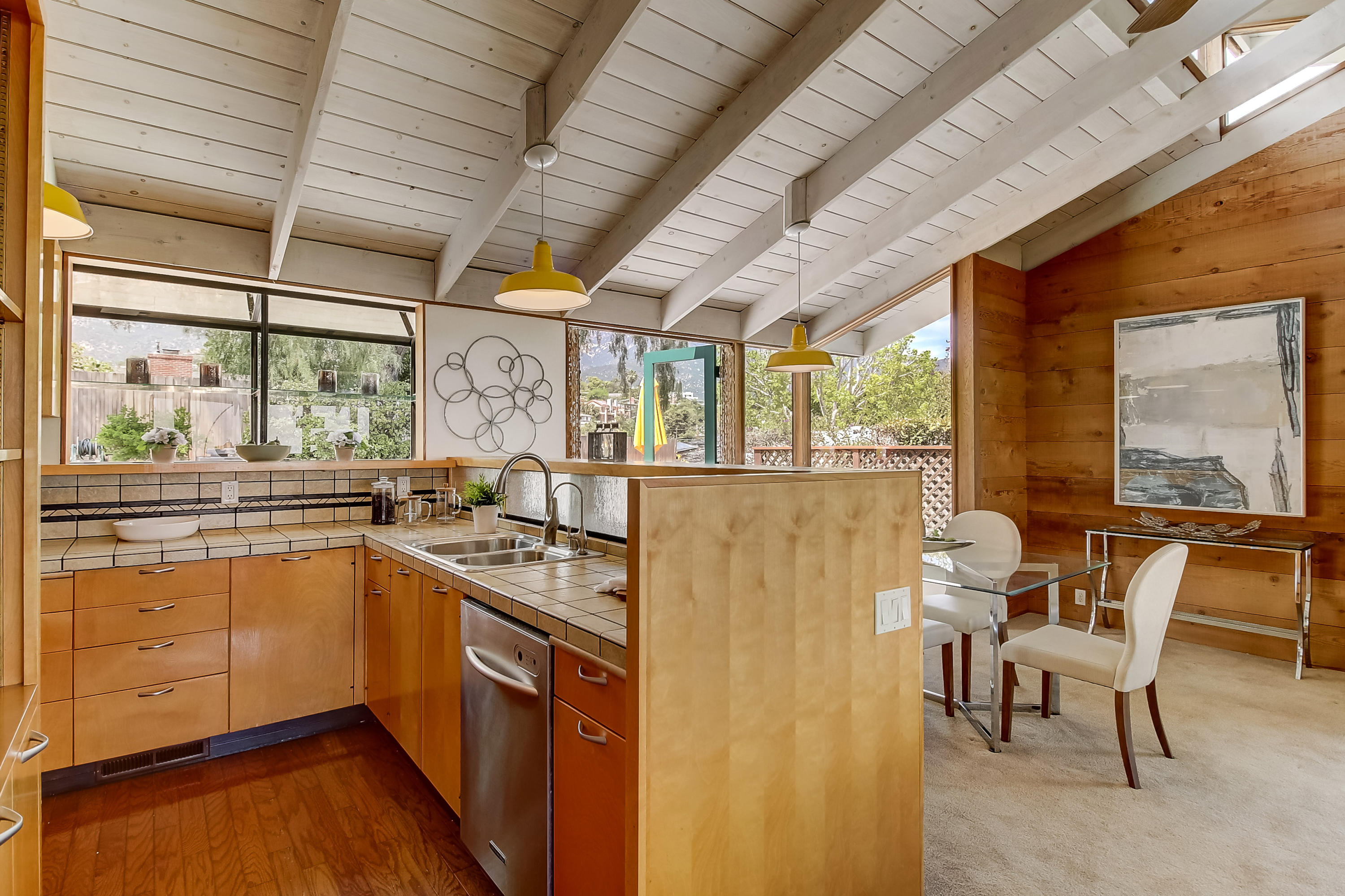 971 Cheltenham Road Santa Barbara, CA 93105 - Photo 35 of 40 Kitchen and dining room