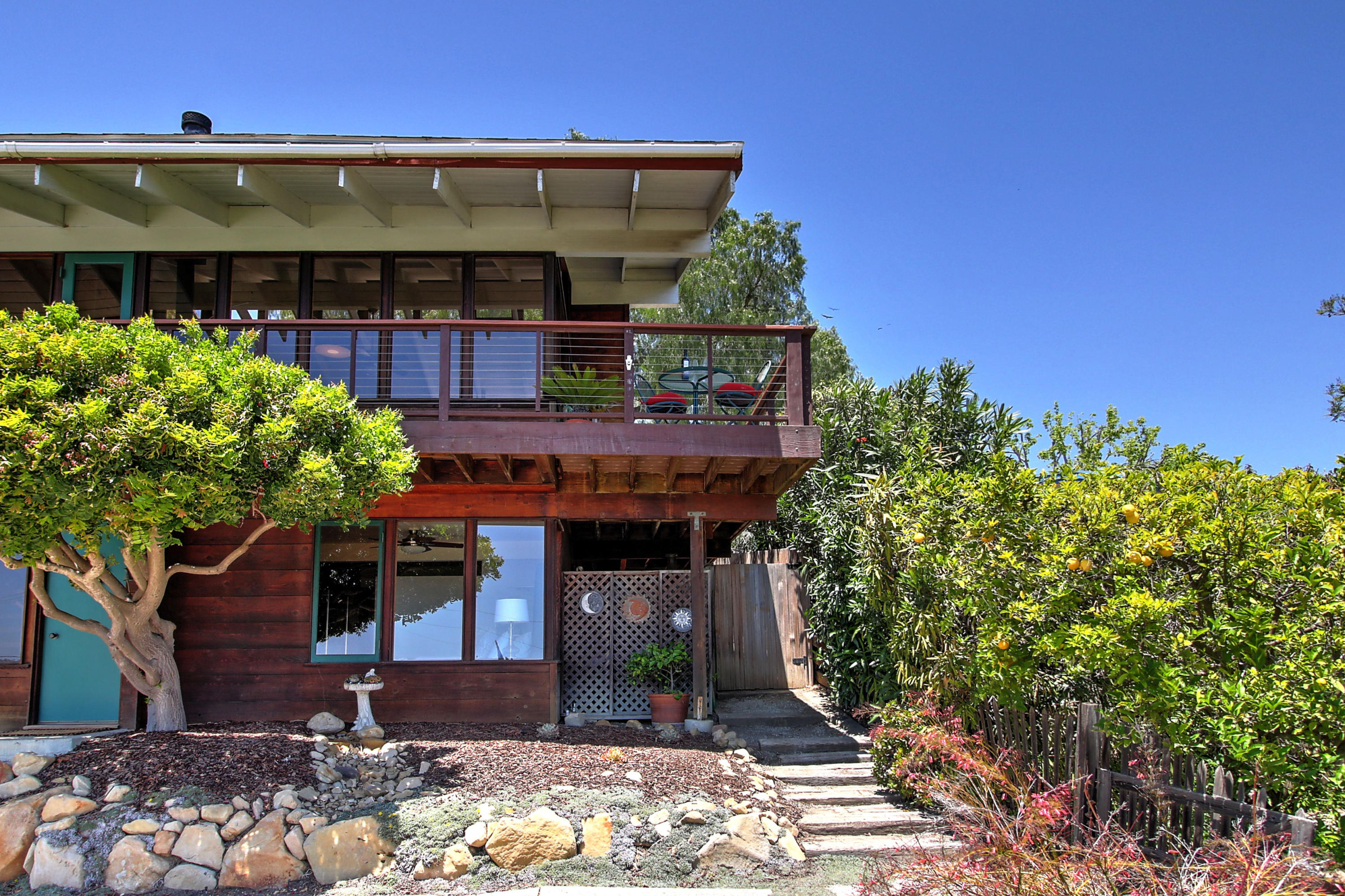 971 Cheltenham Road Santa Barbara, CA 93105 - Photo 39 of 40 Large windows