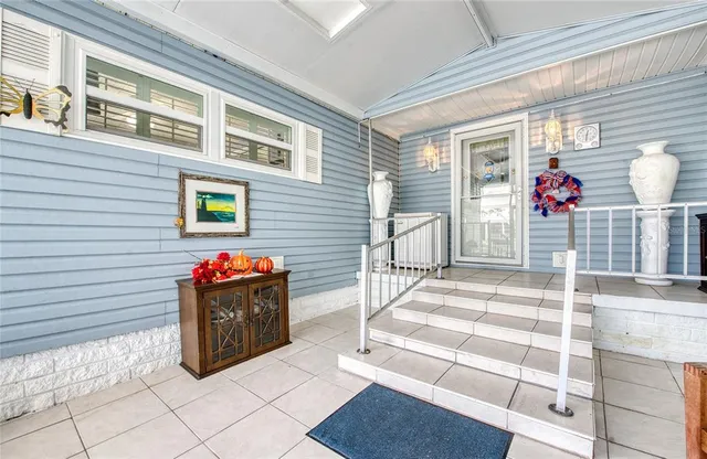 a view of a house with entryway