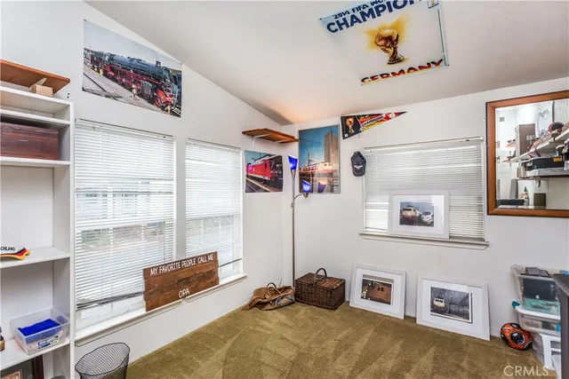 a view of livingroom with furniture