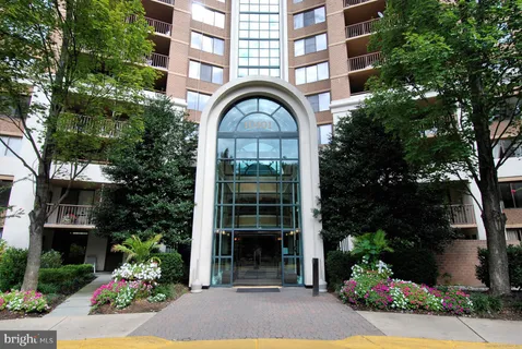 $3,000 | 10101 Grosvenor Place, Unit 2005, Rockville, MD 20852