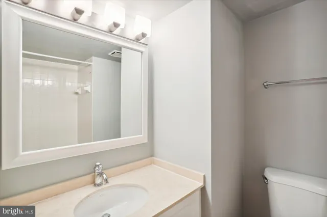 $3,000 | 10101 Grosvenor Place, Unit 2005, Rockville, MD 20852