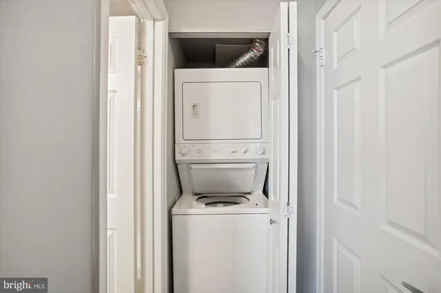 $3,000 | 10101 Grosvenor Place, Unit 2005, Rockville, MD 20852