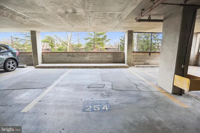 $3,000 | 10101 Grosvenor Place, Unit 2005, Rockville, MD 20852