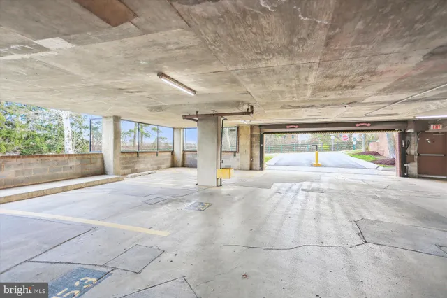 $3,000 | 10101 Grosvenor Place, Unit 2005, Rockville, MD 20852