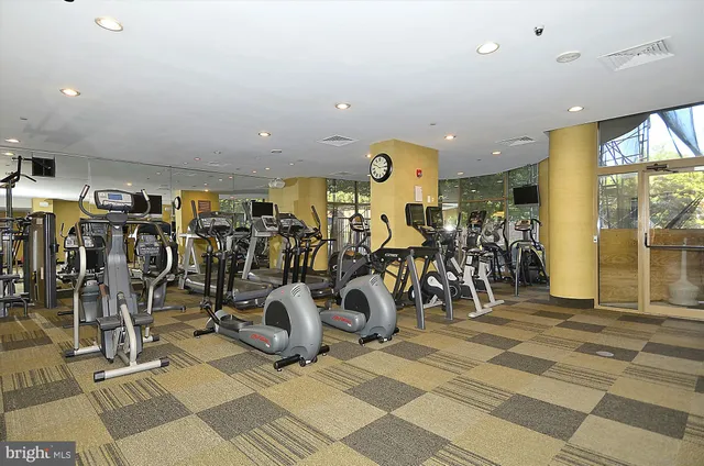 $3,000 | 10101 Grosvenor Place, Unit 2005, Rockville, MD 20852