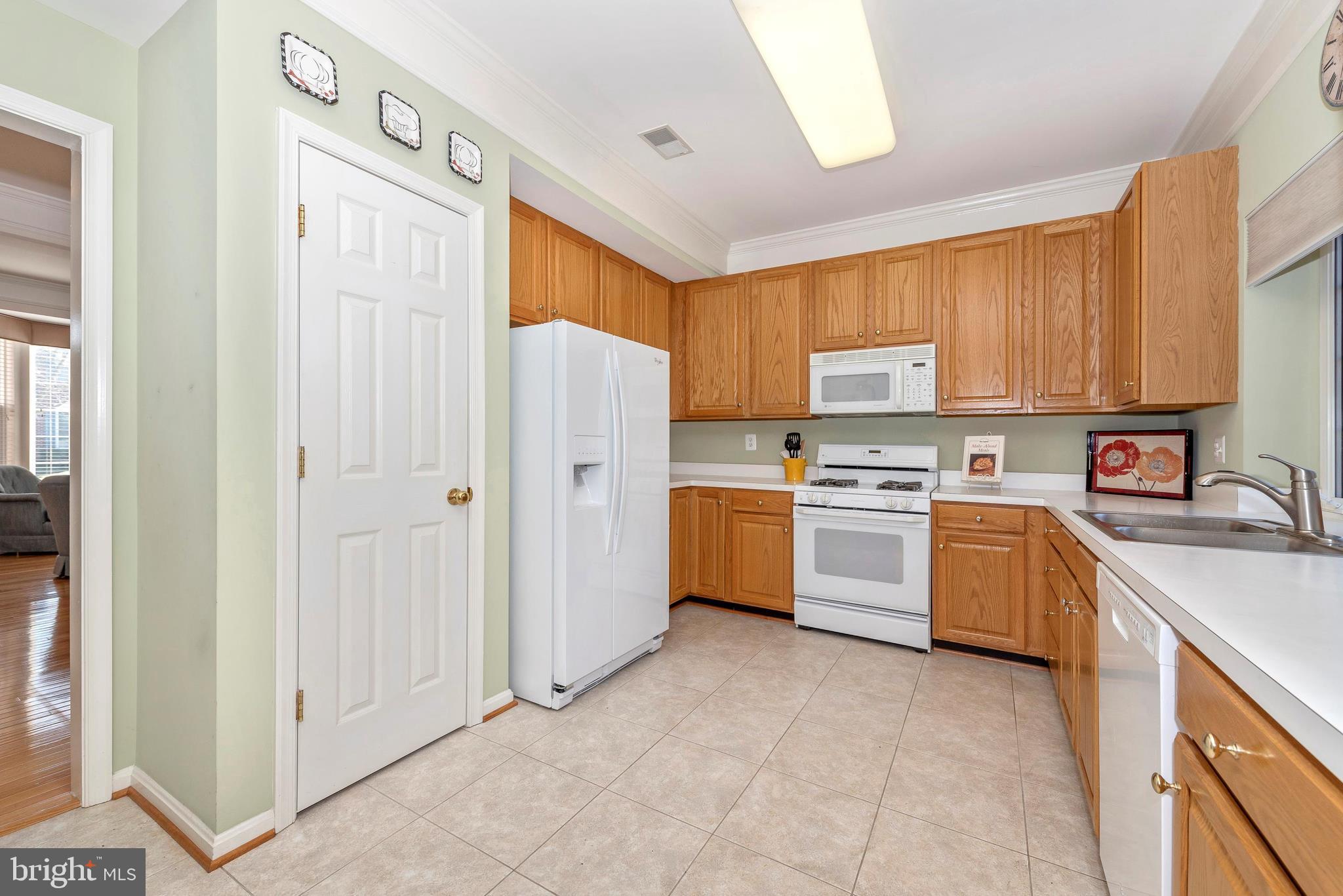 11237 Country Club Road New Market, MD 21774 - Photo 10 of 48 A Wealth of Cabinet and Counter Space