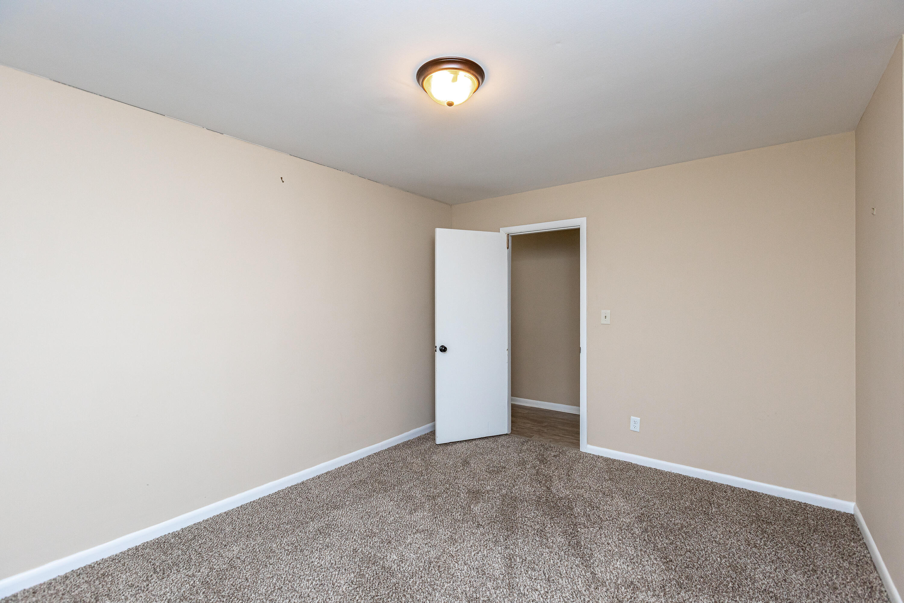 1611 Raleigh Road Lexington, KY 40505 - Photo 12 of 29 1-18