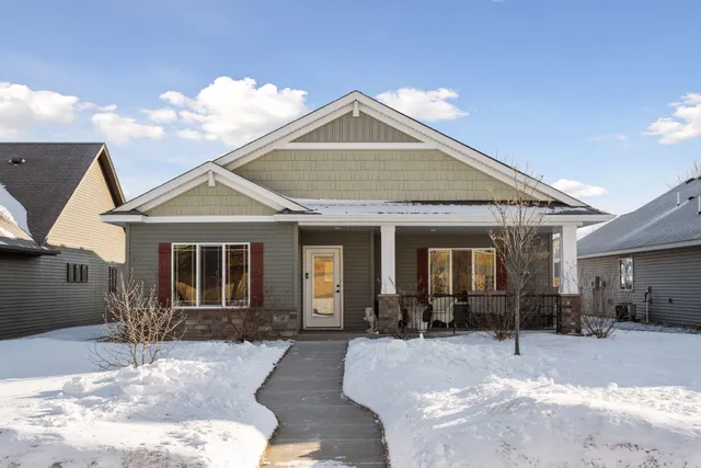 $350,000 | 706 Roosevelt Street South, Cambridge, MN 55008